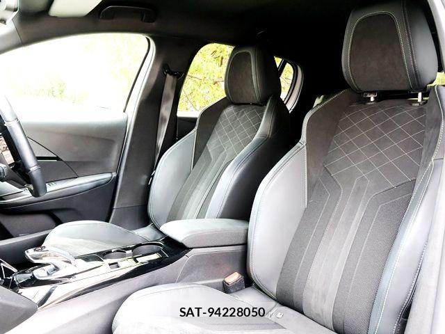 Peugeot 208 2021-07 8850339-26