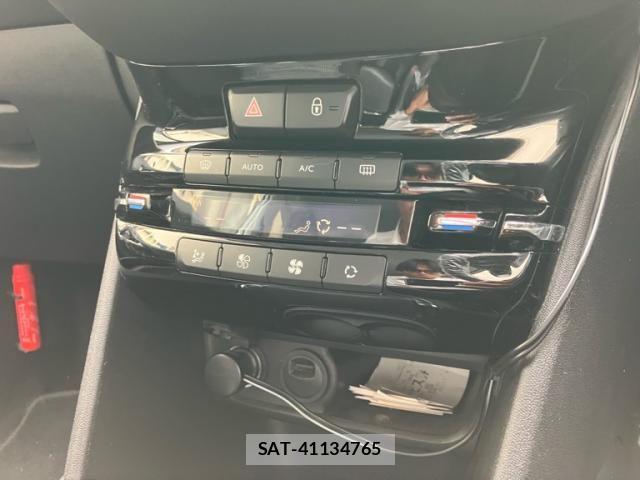 Peugeot 208 2015-03 8871810-22