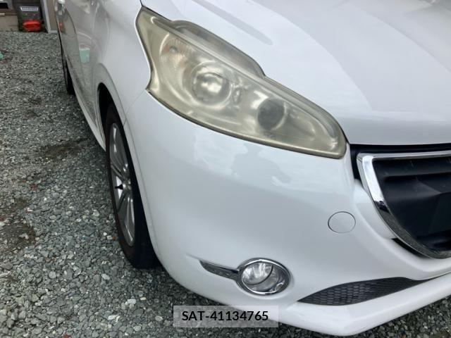 Peugeot 208 2015-03 8871810-2