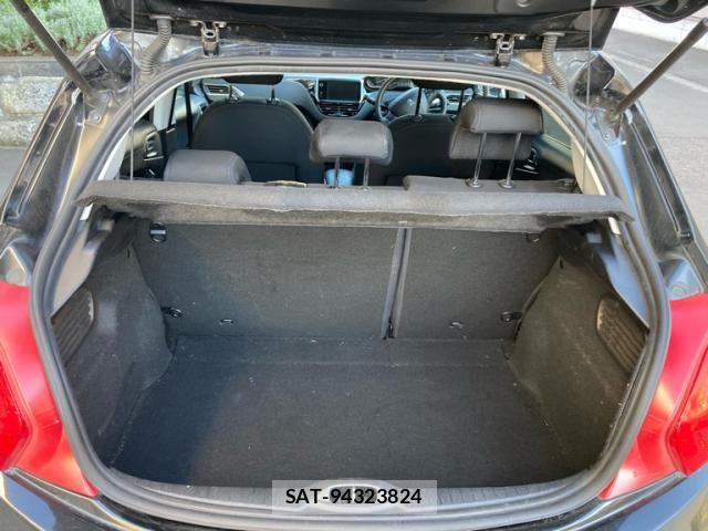 Peugeot 208 2013-03 8881522-12