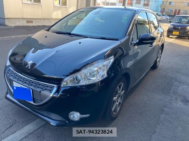 Peugeot 208 2013-03 8881522-1