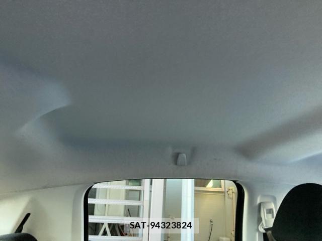 Peugeot 208 2013-03 8881522-20