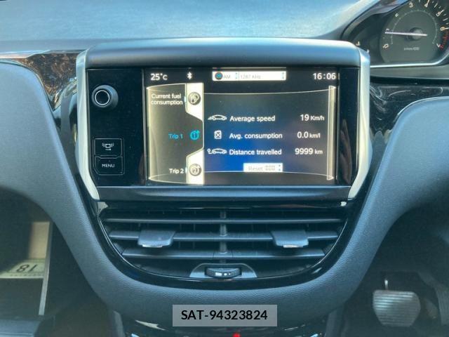 Peugeot 208 2013-03 8881522-23