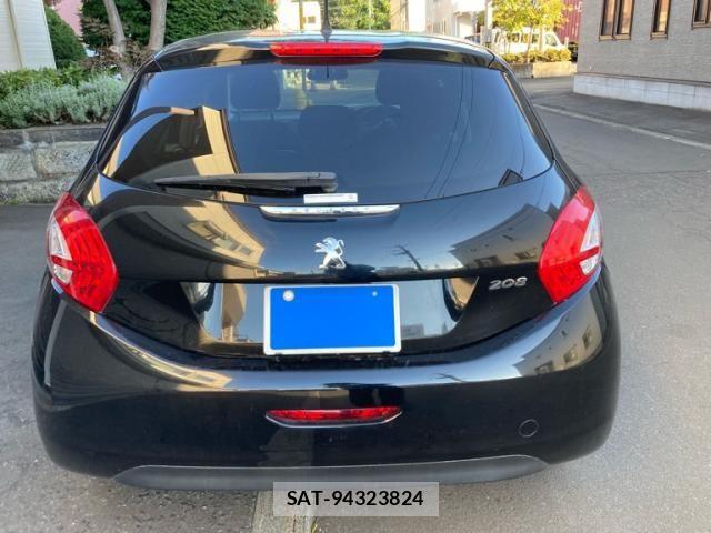Peugeot 208 2013-03 8881522-2