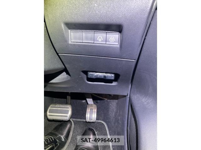 Peugeot 208 2022-04 8881517-16