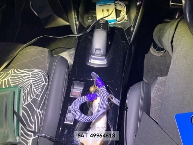 Peugeot 208 2022-04 8881517-18