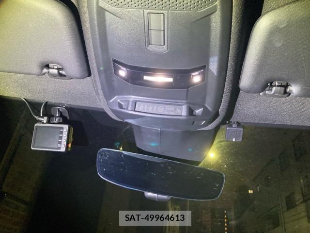 Peugeot 208 2022-04 8881517-24