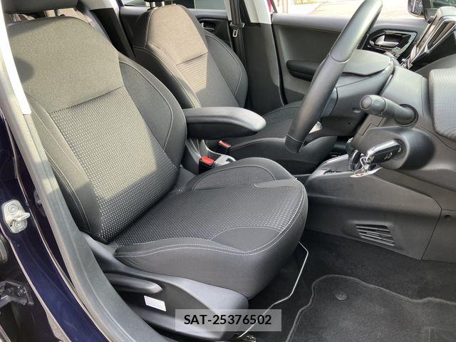 Peugeot 208 2019-06 8881520-10