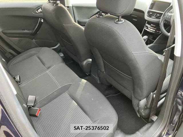 Peugeot 208 2019-06 8881520-13