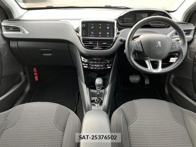 Peugeot 208 2019-06 8881520-1