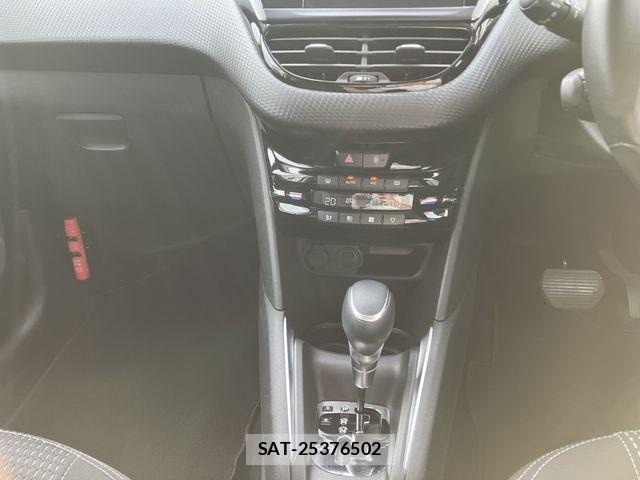 Peugeot 208 2019-06 8881520-23
