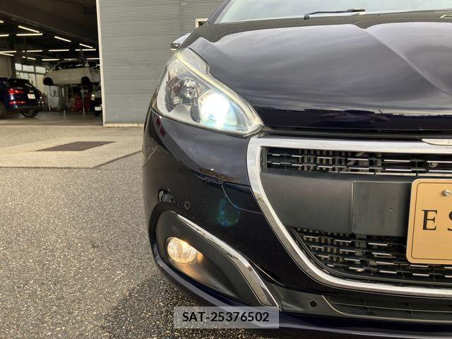 Peugeot 208 2019-06 8881520-26