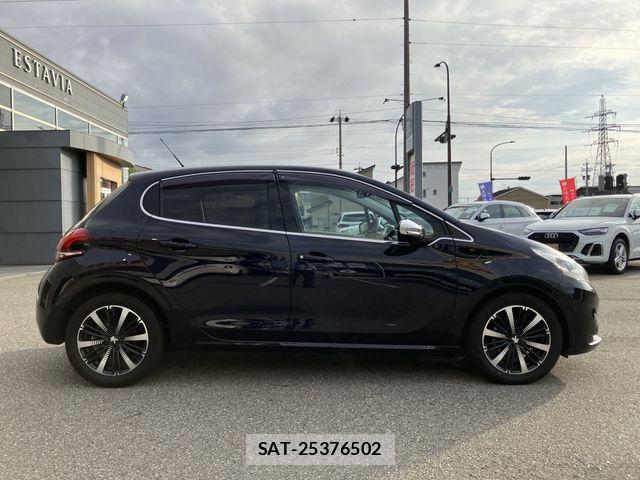 Peugeot 208 2019-06 8881520-5
