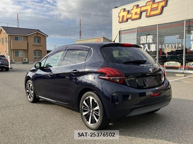 Peugeot 208 2019-06 8881520-7