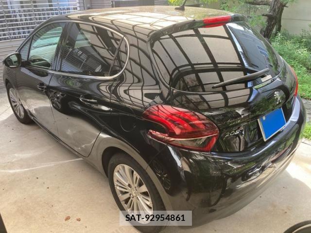 Peugeot 208 2017-10 8881519-2