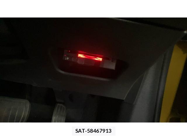 Peugeot 208 2020-10 8884171-17