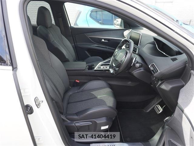Peugeot 3008 2018-05 1355343-13