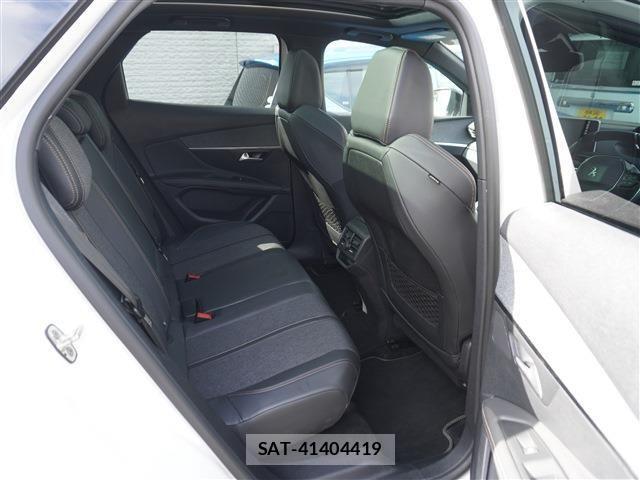 Peugeot 3008 2018-05 1355343-14