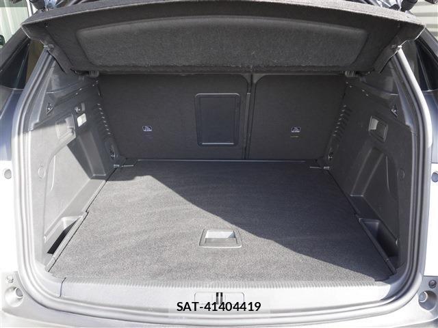Peugeot 3008 2018-05 1355343-15
