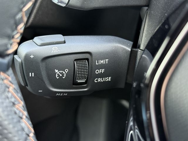 Peugeot 3008 2025-02 1548395-12