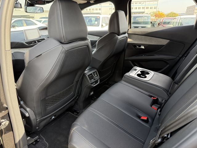 Peugeot 3008 2025-02 1548395-18