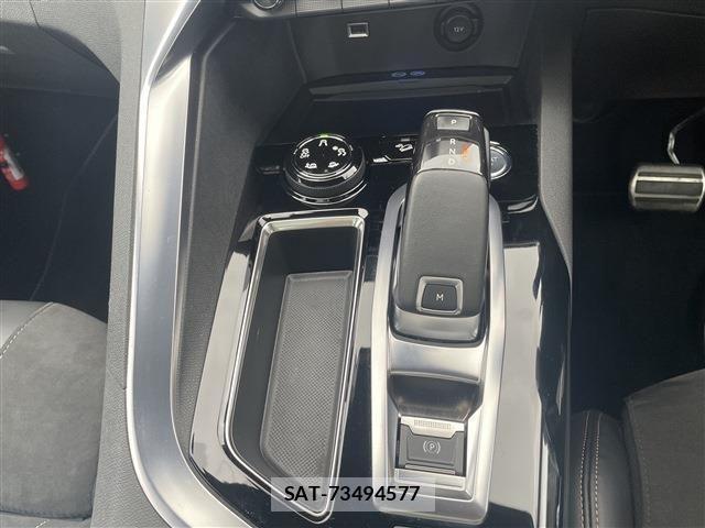 Peugeot 3008 2018-07 1663090-27