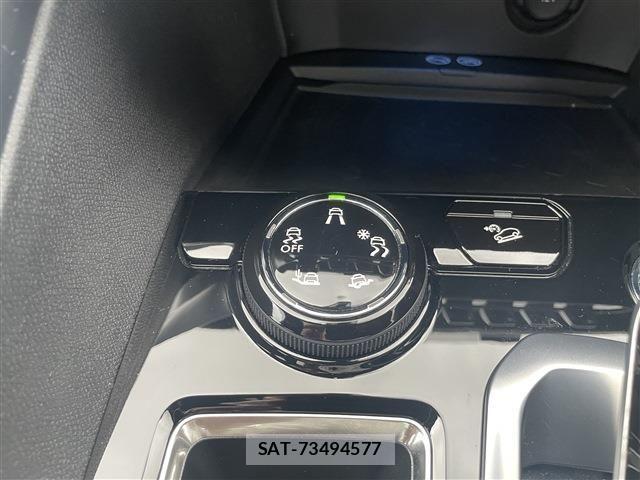 Peugeot 3008 2018-07 1663090-28