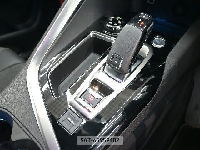 Peugeot 3008 2018-10 1847695-9