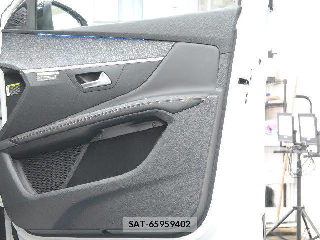 Peugeot 3008 2018-10 1847695-21