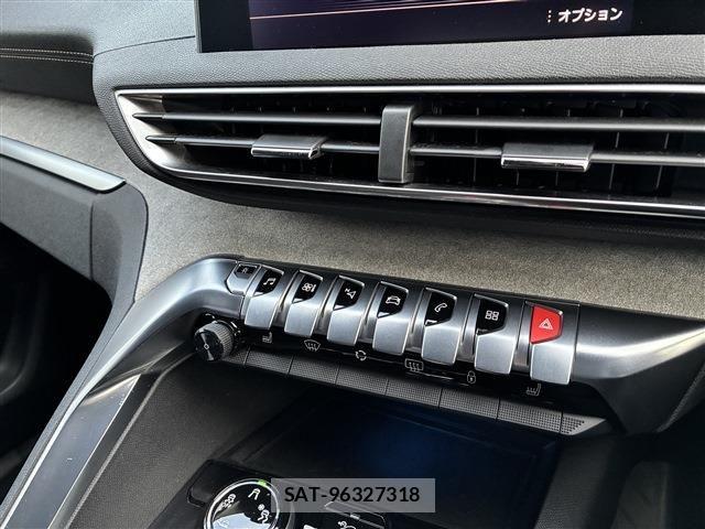 Peugeot 3008 2018-07 6614090-17