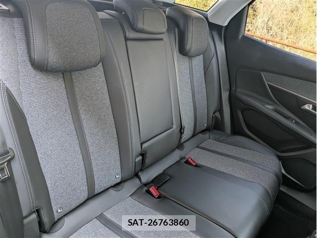 Peugeot 3008 2018-02 6677475-12