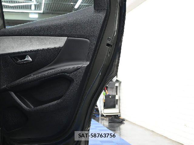 Peugeot 3008 2019-10 7060195-21