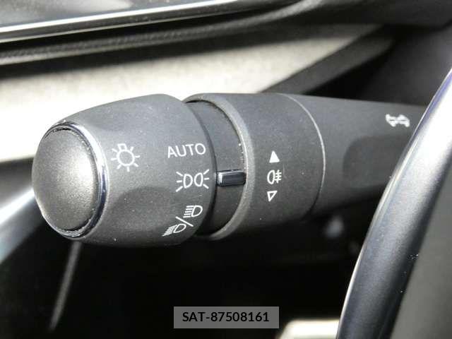 Peugeot 3008 2021-05 7223463-8