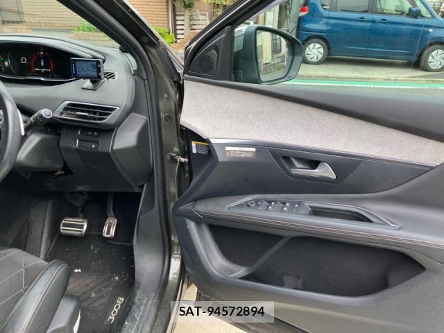 Peugeot 3008 2017-09 7251899-19