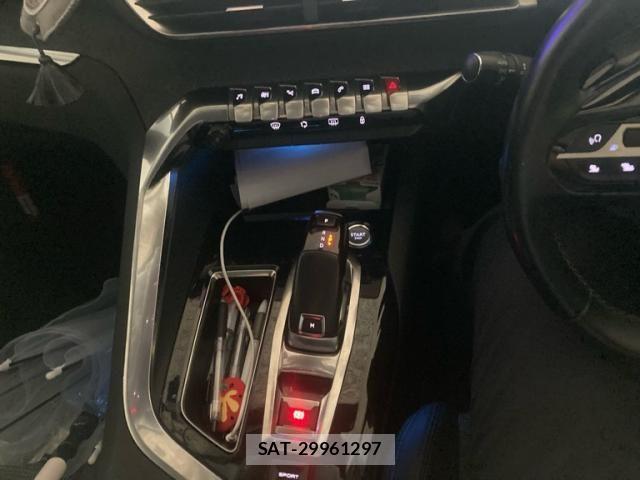 Peugeot 3008 2017-06 7727137-18