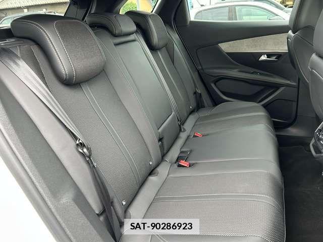 Peugeot 3008 2023-05 7727122-14