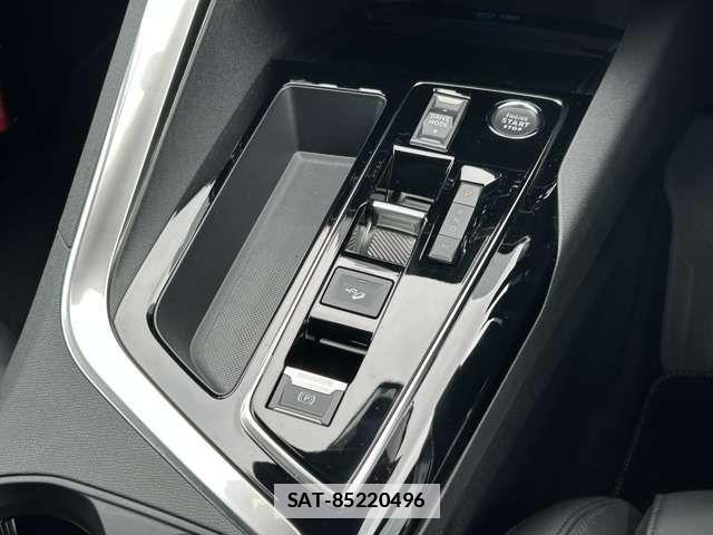 Peugeot 3008 2025-05 7727120-12