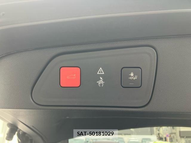 Peugeot 3008 2018-05 8037576-9