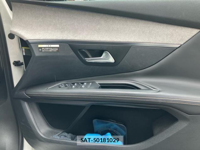 Peugeot 3008 2018-05 8037576-15