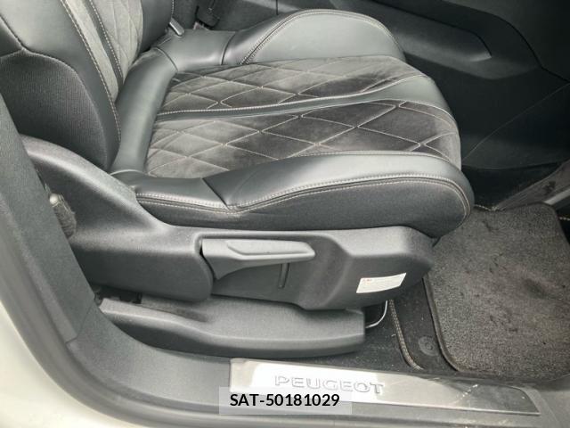 Peugeot 3008 2018-05 8037576-17