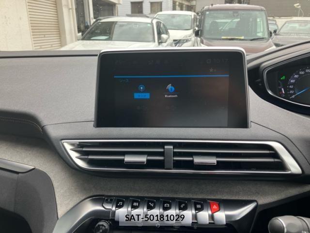 Peugeot 3008 2018-05 8037576-25