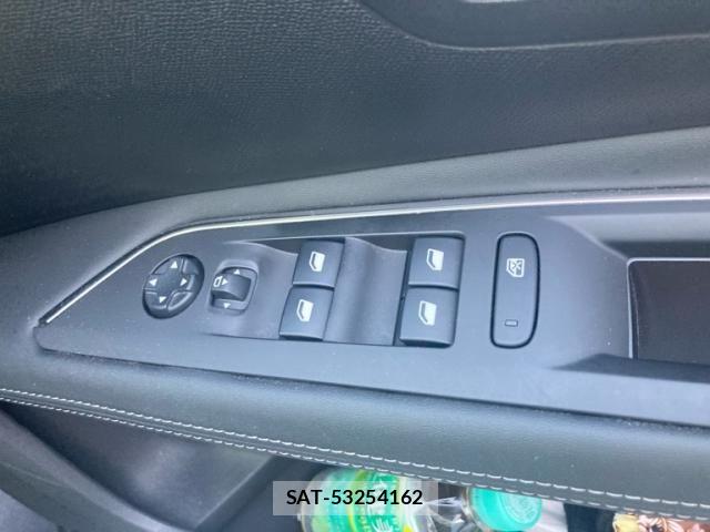Peugeot 3008 2019-09 8075107-10