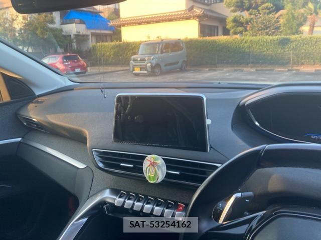 Peugeot 3008 2019-09 8075107-12