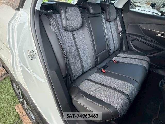 Peugeot 3008 2017-11 8075106-11