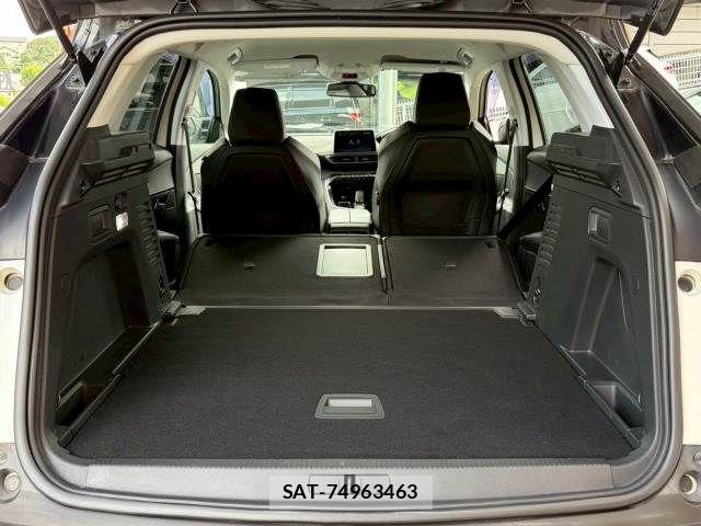 Peugeot 3008 2017-11 8075106-12