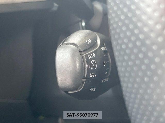 Peugeot 3008 2019-03 8131852-7
