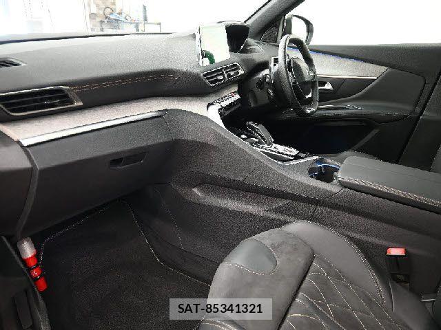 Peugeot 3008 2019-05 8131850-1