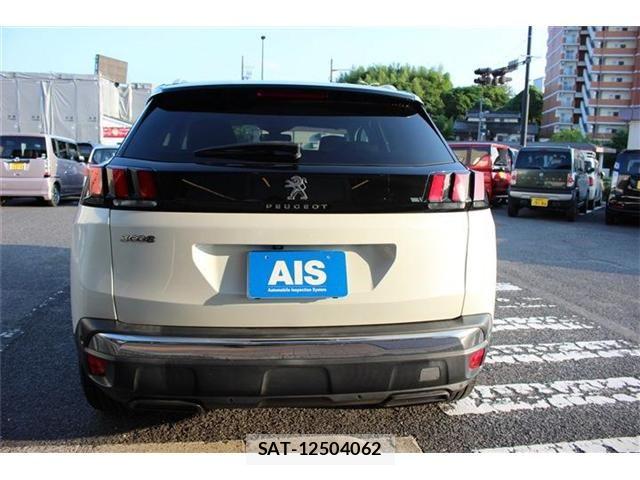 Peugeot 3008 2019-04 8209510-11