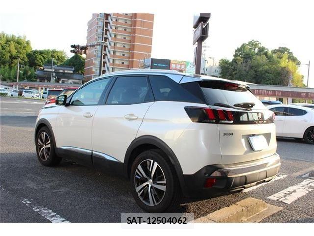 Peugeot 3008 2019-04 8209510-12