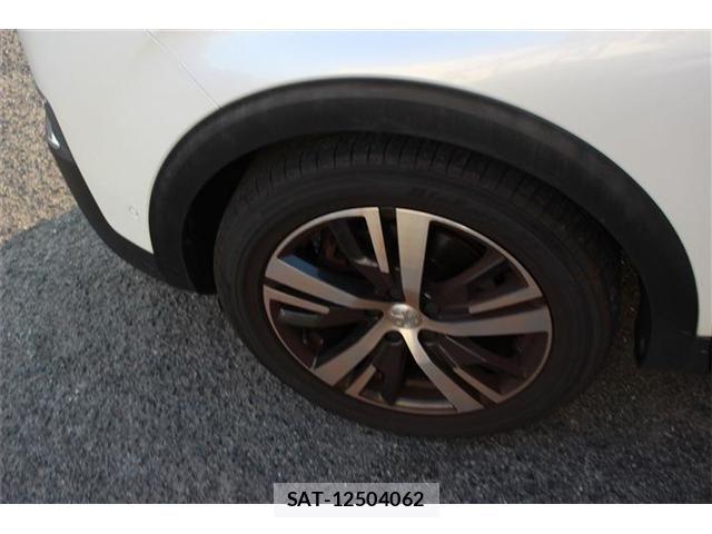 Peugeot 3008 2019-04 8209510-15